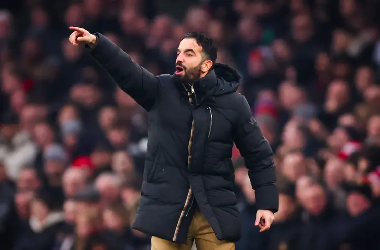 悟空体育官方网站-曼联重金坦途，连败夺冠前景黯淡