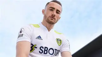 悟空体育-利兹联客场获胜，球员齐心协力欲冲击前四